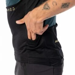 SCOTT Gravel Tuned Kurzarmtrikot - Black/aruba Green -Scott Verkaufsgeschäft scott gravel tuned short sleeve shirt black aruba green 7 1428614